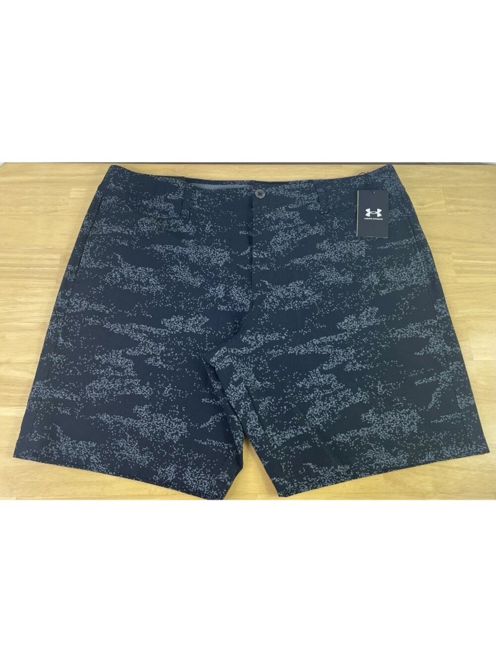 Under Armour UA Storm Black Camo 10” Golf Shorts 1377303 002, Men’s 40 - NWT $70